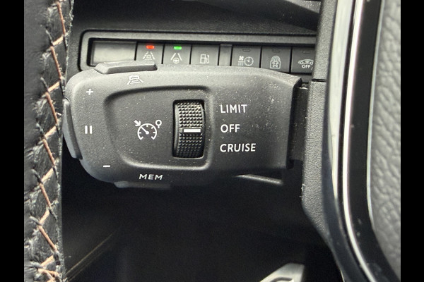 Peugeot 3008 300pk HYbrid4 GT (Elektrisch schuifdak - Elektrische Klep - Focal Electra - NightVision - Leder incl verwarming/massage/geheugen