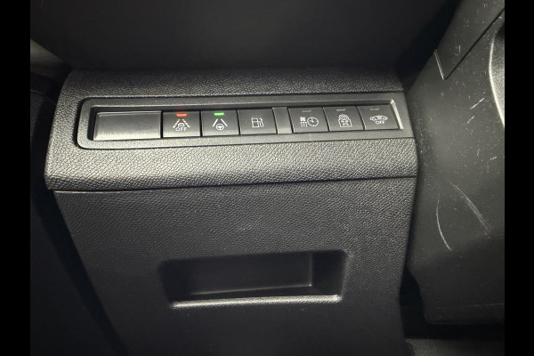 Peugeot 3008 300pk HYbrid4 GT (Elektrisch schuifdak - Elektrische Klep - Focal Electra - NightVision - Leder incl verwarming/massage/geheugen