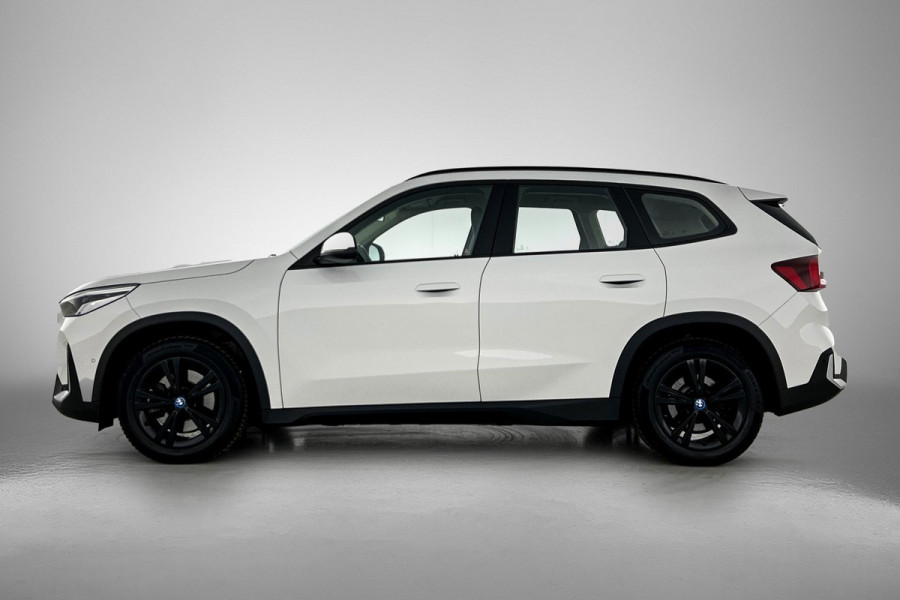 BMW iX1 XDrive30 Launch Edition 67 kWh(NL-auto, 1e Eig, Dealer OnderH, Navi, Leder, Climate Con, Etc)