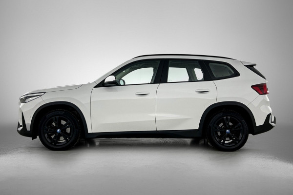 BMW iX1 XDrive30 Launch Edition 67 kWh(NL-auto, 1e Eig, Dealer OnderH, Navi, Leder, Climate Con, Etc)