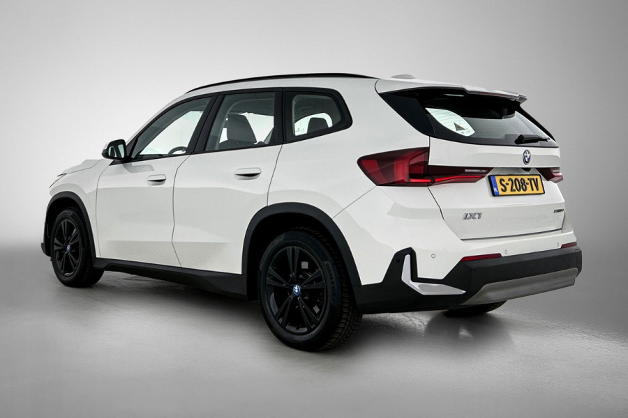 BMW iX1 XDrive30 Launch Edition 67 kWh(NL-auto, 1e Eig, Dealer OnderH, Navi, Leder, Climate Con, Etc)