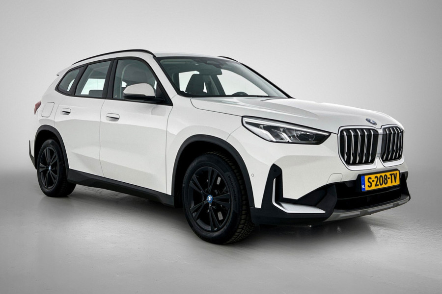 BMW iX1 XDrive30 Launch Edition 67 kWh(NL-auto, 1e Eig, Dealer OnderH, Navi, Leder, Climate Con, Etc)