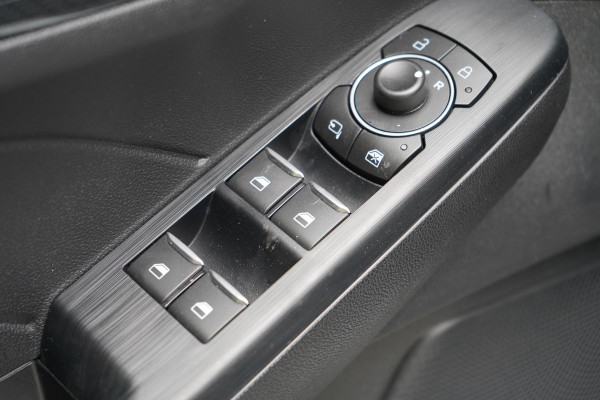 Ford Kuga 2.5 PHEV ST-Line | Soh 99% | Camera | Carplay | Navigatie | Stoelverwarming | All-seasonbanden