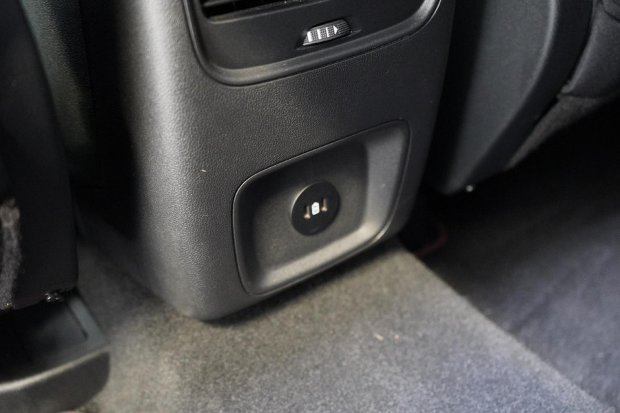 Ford Kuga 2.5 PHEV ST-Line | Soh 99% | Camera | Carplay | Navigatie | Stoelverwarming | All-seasonbanden