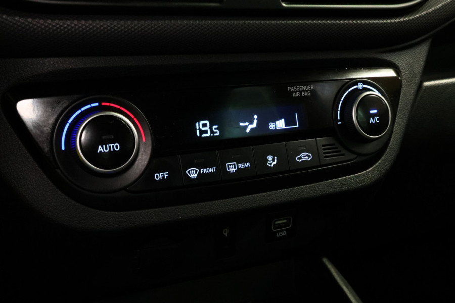 Hyundai i10 1.0 Comfort Smart AUT CARPLAY STUUR/STOELVW DAB CAMERA ECC '20