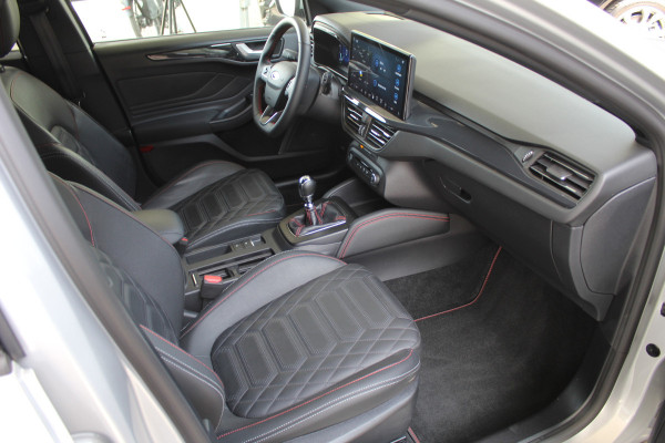 Ford FOCUS Wagon 1.0 EcoBoost Hybrid ST Line X | Leder UNIEK! | Head-up | Adaptieve cruise | Trekhaak | Winterpack
