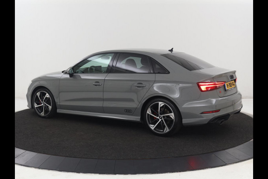 Audi A3 35 TFSI Advance Sport | Stoelverwarming | Carplay | Virtual Cockpit | Half leder | Sportstoelen | Full LED | 18'' | Climate control | Parkeerhulp | Bluetooth | Cruise control | Getint glas | S Line