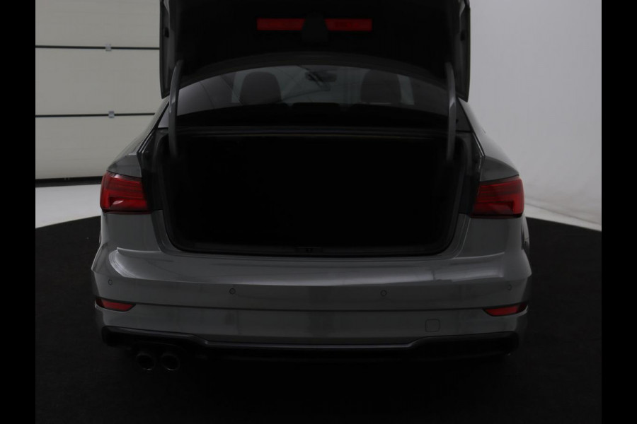 Audi A3 35 TFSI Advance Sport | Stoelverwarming | Carplay | Virtual Cockpit | Half leder | Sportstoelen | Full LED | 18'' | Climate control | Parkeerhulp | Bluetooth | Cruise control | Getint glas | S Line