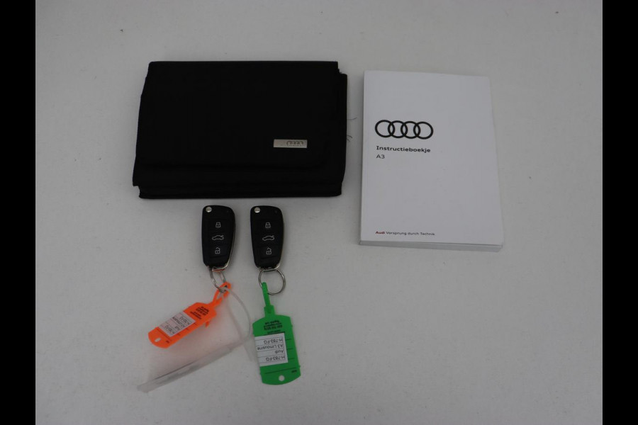 Audi A3 35 TFSI Advance Sport | Stoelverwarming | Carplay | Virtual Cockpit | Half leder | Sportstoelen | Full LED | 18'' | Climate control | Parkeerhulp | Bluetooth | Cruise control | Getint glas | S Line