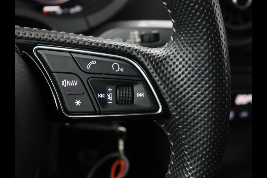 Audi A3 35 TFSI Advance Sport | Stoelverwarming | Carplay | Virtual Cockpit | Half leder | Sportstoelen | Full LED | 18'' | Climate control | Parkeerhulp | Bluetooth | Cruise control | Getint glas | S Line