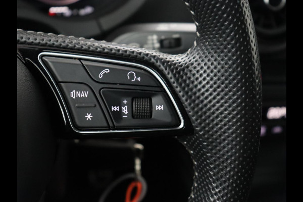Audi A3 35 TFSI Advance Sport | Stoelverwarming | Carplay | Virtual Cockpit | Half leder | Sportstoelen | Full LED | 18'' | Climate control | Parkeerhulp | Bluetooth | Cruise control | Getint glas | S Line