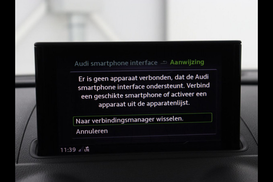 Audi A3 35 TFSI Advance Sport | Stoelverwarming | Carplay | Virtual Cockpit | Half leder | Sportstoelen | Full LED | 18'' | Climate control | Parkeerhulp | Bluetooth | Cruise control | Getint glas | S Line