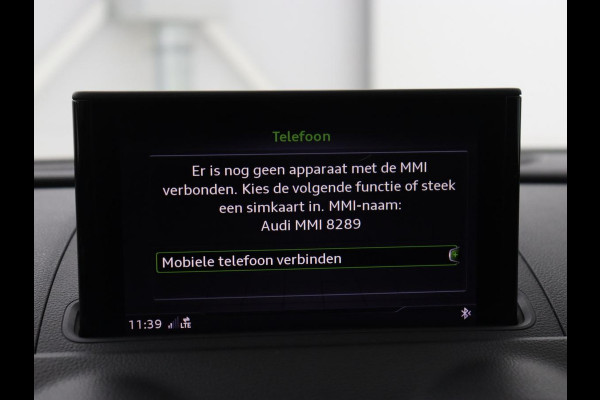 Audi A3 35 TFSI Advance Sport | Stoelverwarming | Carplay | Virtual Cockpit | Half leder | Sportstoelen | Full LED | 18'' | Climate control | Parkeerhulp | Bluetooth | Cruise control | Getint glas | S Line