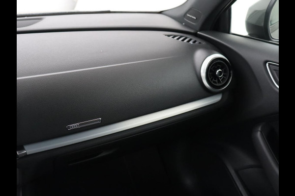 Audi A3 35 TFSI Advance Sport | Stoelverwarming | Carplay | Virtual Cockpit | Half leder | Sportstoelen | Full LED | 18'' | Climate control | Parkeerhulp | Bluetooth | Cruise control | Getint glas | S Line
