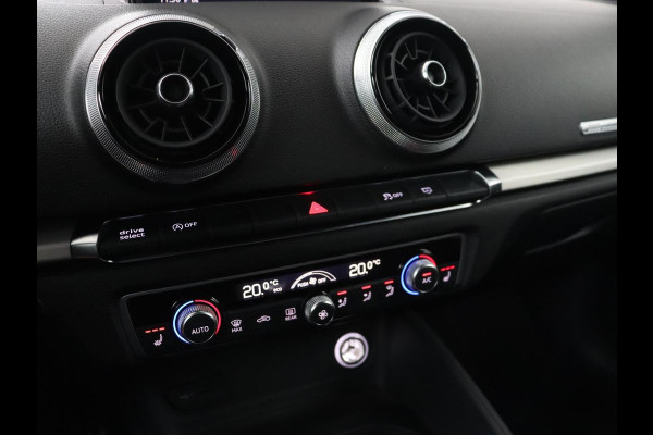 Audi A3 35 TFSI Advance Sport | Stoelverwarming | Carplay | Virtual Cockpit | Half leder | Sportstoelen | Full LED | 18'' | Climate control | Parkeerhulp | Bluetooth | Cruise control | Getint glas | S Line