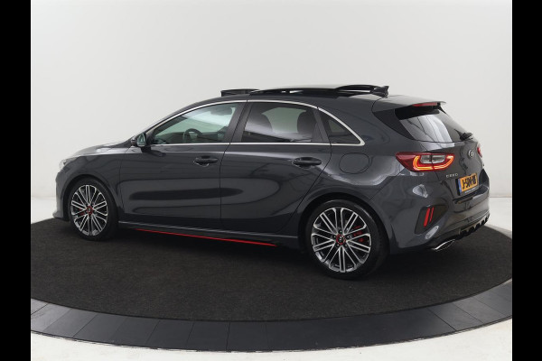 Kia Ceed 1.6 T-GDi GT | 204pk | Panoramadak | Stoelverwarming | Leder/Alcantara | Carplay | Keyless | Full LED | Navigatie | Sportstoelen | Stuurverwarming | Park Assist | JBL Sound | Memory | Digital Cockpit