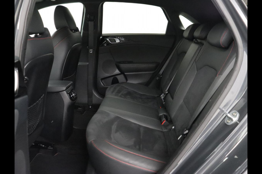 Kia Ceed 1.6 T-GDi GT | 204pk | Panoramadak | Stoelverwarming | Leder/Alcantara | Carplay | Keyless | Full LED | Navigatie | Sportstoelen | Stuurverwarming | Park Assist | JBL Sound | Memory | Digital Cockpit