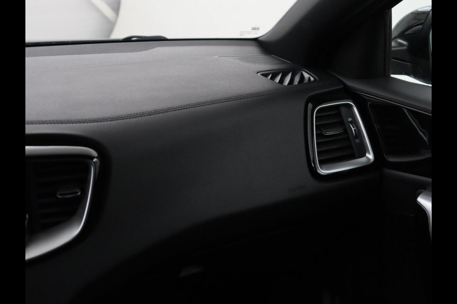 Kia Ceed 1.6 T-GDi GT | 204pk | Panoramadak | Stoelverwarming | Leder/Alcantara | Carplay | Keyless | Full LED | Navigatie | Sportstoelen | Stuurverwarming | Park Assist | JBL Sound | Memory | Digital Cockpit