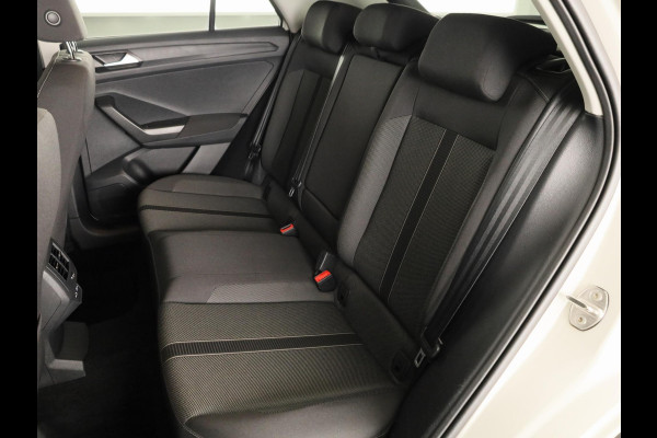 Volkswagen T-Roc 1.0 TSI Life 110pk | Navigatie | Parkeercamera | Adaptieve cruise controle | Apple Carplay