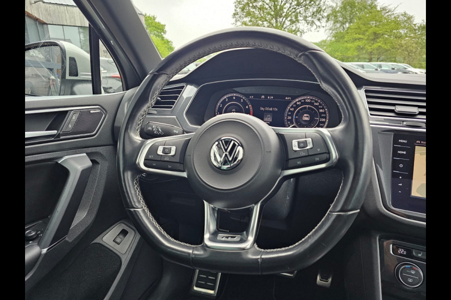 Volkswagen Tiguan 2.0 TSI 4MOTION 220PK R-Line | Pano | HUD | Dynaudio | Leder | Stoelverwarming | 360 camera | Lane/Park/Light Assist |  Vol |