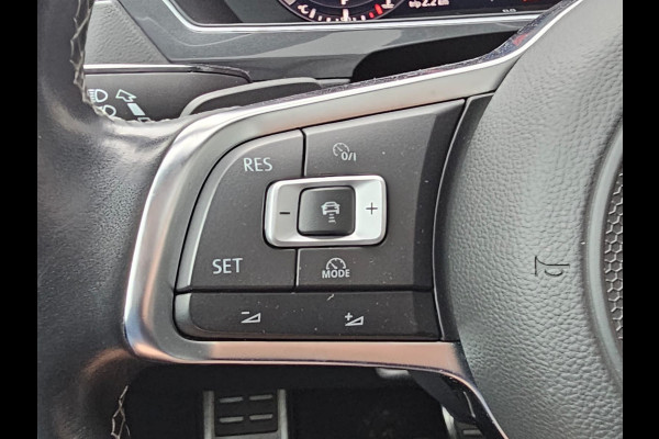 Volkswagen Tiguan 2.0 TSI 4MOTION 220PK R-Line | Pano | HUD | Dynaudio | Leder | Stoelverwarming | 360 camera | Lane/Park/Light Assist |  Vol |