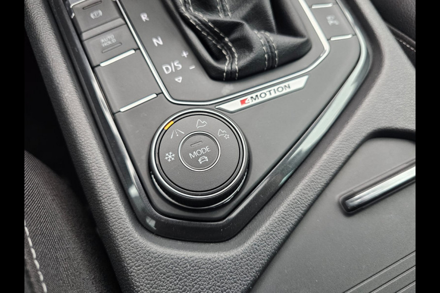 Volkswagen Tiguan 2.0 TSI 4MOTION 220PK R-Line | Pano | HUD | Dynaudio | Leder | Stoelverwarming | 360 camera | Lane/Park/Light Assist |  Vol |
