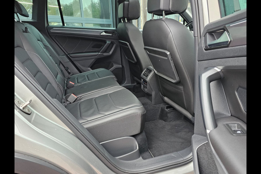 Volkswagen Tiguan 2.0 TSI 4MOTION 220PK R-Line | Pano | HUD | Dynaudio | Leder | Stoelverwarming | 360 camera | Lane/Park/Light Assist |  Vol |
