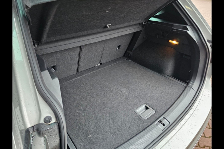 Volkswagen Tiguan 2.0 TSI 4MOTION 220PK R-Line | Pano | HUD | Dynaudio | Leder | Stoelverwarming | 360 camera | Lane/Park/Light Assist |  Vol |