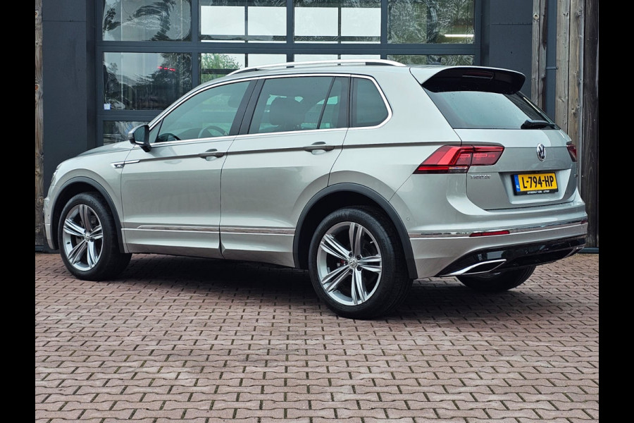 Volkswagen Tiguan 2.0 TSI 4MOTION 220PK R-Line | Pano | HUD | Dynaudio | Leder | Stoelverwarming | 360 camera | Lane/Park/Light Assist |  Vol |