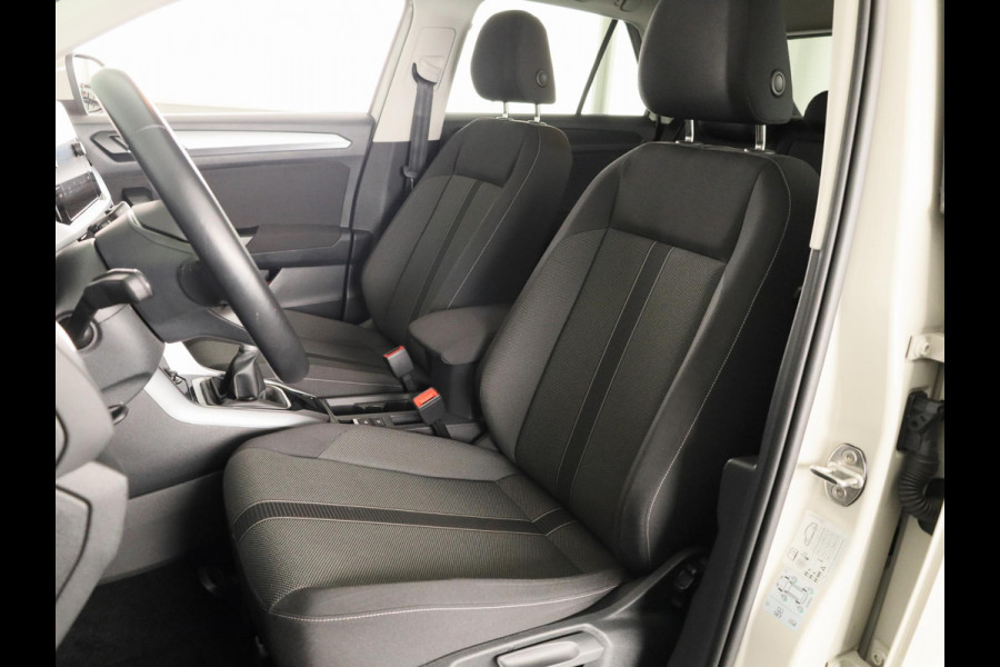 Volkswagen T-Roc 1.0 TSI Life 110pk | Navigatie | Parkeercamera | Adaptieve cruise controle | Apple Carplay