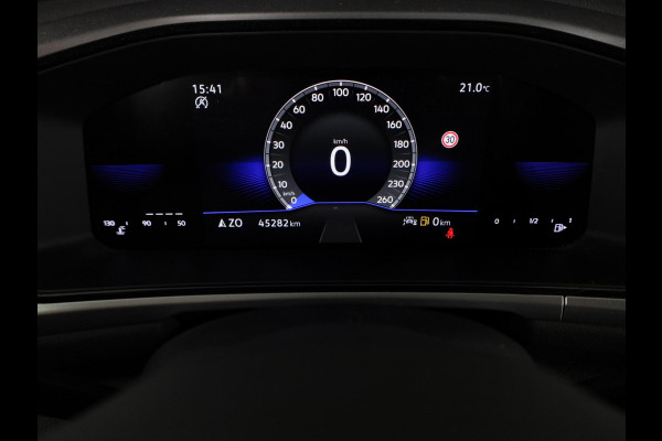 Volkswagen T-Roc 1.0 TSI Life 110pk | Navigatie | Parkeercamera | Adaptieve cruise controle | Apple Carplay