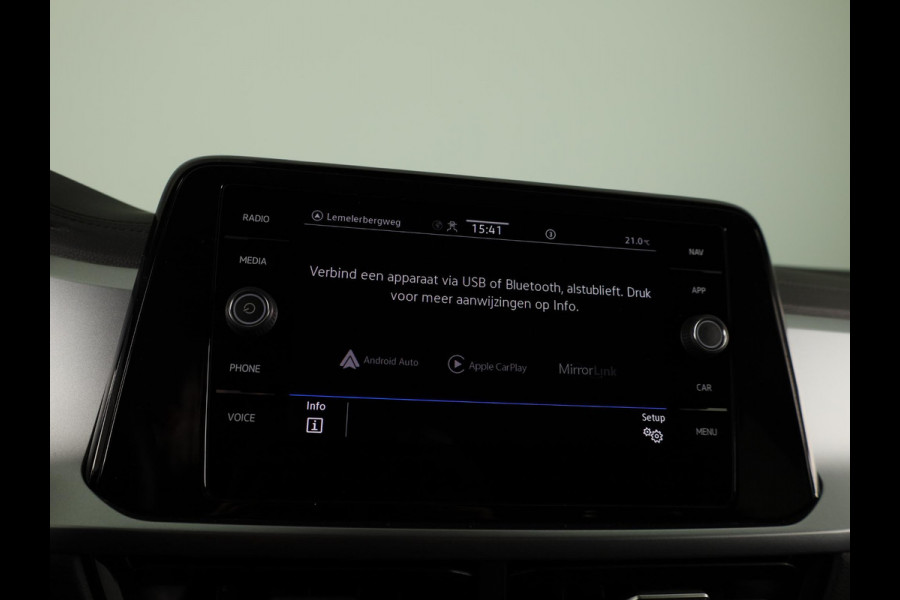 Volkswagen T-Roc 1.0 TSI Life 110pk | Navigatie | Parkeercamera | Adaptieve cruise controle | Apple Carplay