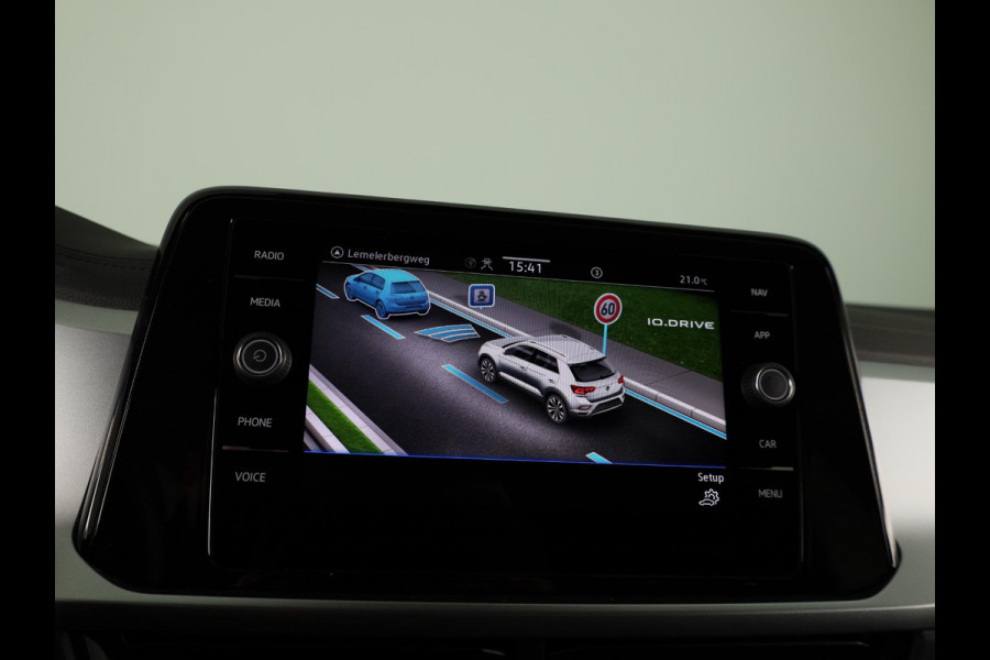 Volkswagen T-Roc 1.0 TSI Life 110pk | Navigatie | Parkeercamera | Adaptieve cruise controle | Apple Carplay