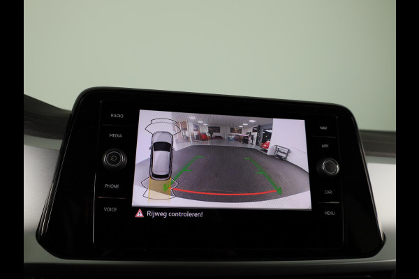 Volkswagen T-Roc 1.0 TSI Life 110pk | Navigatie | Parkeercamera | Adaptieve cruise controle | Apple Carplay