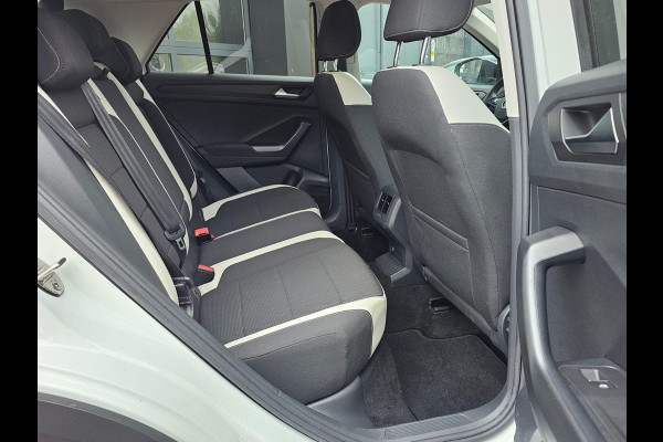 Volkswagen T-Roc 2.0 TSI 190PK 4Motion Sport | Automaat | LED | Trekhaak | Navi | ACC | Twotone | PDC voor en achter | All-seasons |