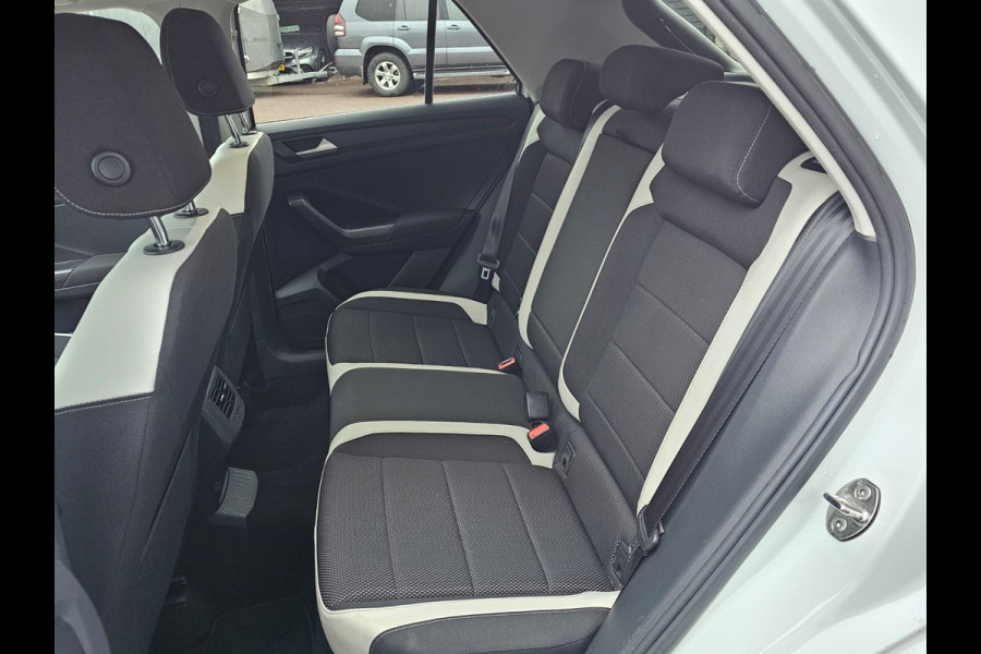 Volkswagen T-Roc 2.0 TSI 190PK 4Motion Sport | Automaat | LED | Trekhaak | Navi | ACC | Twotone | PDC voor en achter | All-seasons |