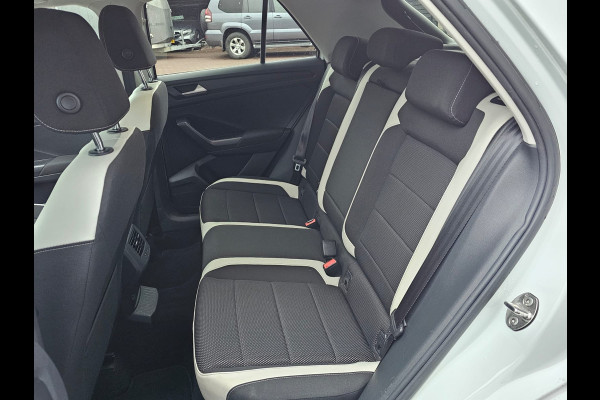 Volkswagen T-Roc 2.0 TSI 190PK 4Motion Sport | Automaat | LED | Trekhaak | Navi | ACC | Twotone | PDC voor en achter | All-seasons |