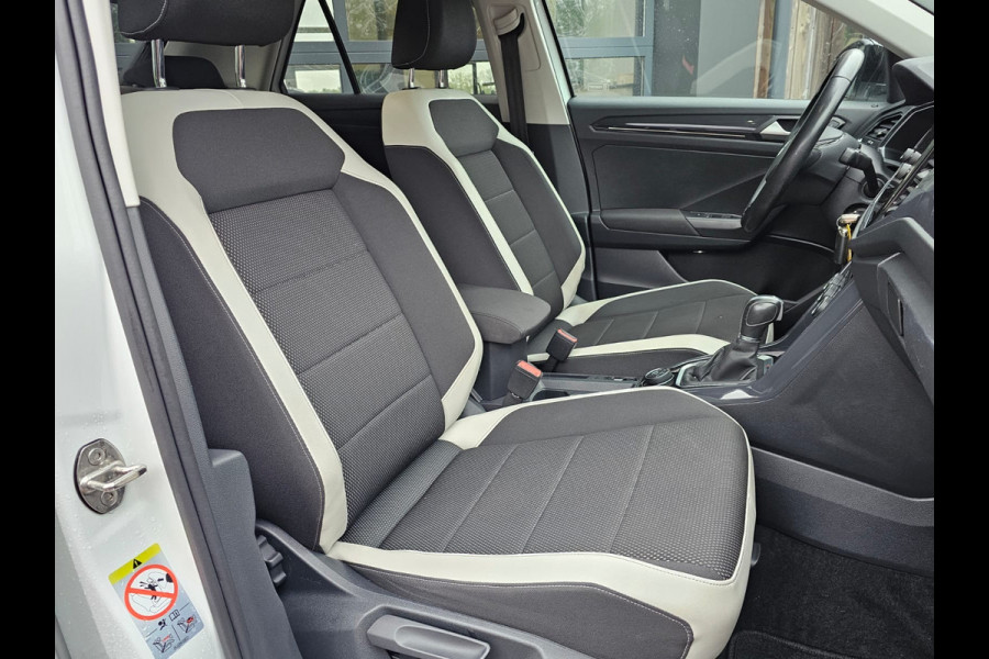 Volkswagen T-Roc 2.0 TSI 190PK 4Motion Sport | Automaat | LED | Trekhaak | Navi | ACC | Twotone | PDC voor en achter | All-seasons |