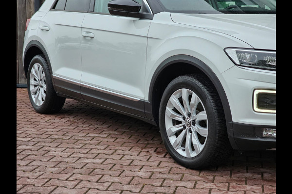 Volkswagen T-Roc 2.0 TSI 190PK 4Motion Sport | Automaat | LED | Trekhaak | Navi | ACC | Twotone | PDC voor en achter | All-seasons |