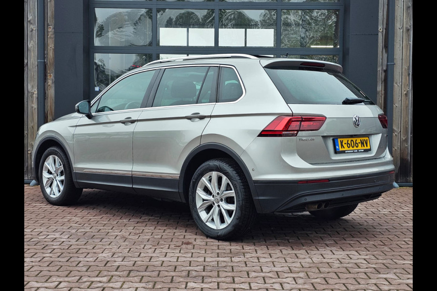 Volkswagen Tiguan 2.0 TSI 4MOTION Highline | Automaat | Pano | LED | Navi | App-connect | Camera | All-seasons | Elek. achterklep |  Park Assist |