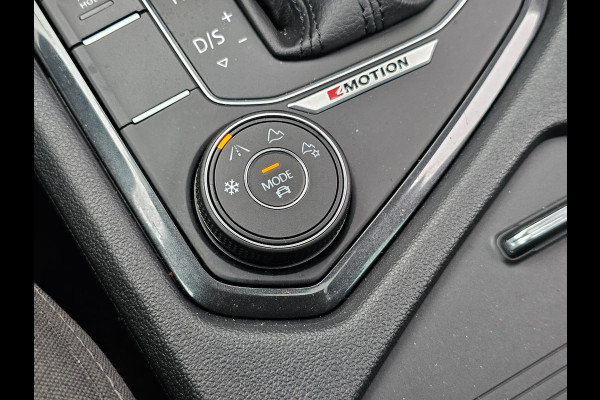 Volkswagen Tiguan 2.0 TSI 4MOTION Highline | Automaat | Pano | LED | Navi | App-connect | Camera | All-seasons | Elek. achterklep |  Park Assist |