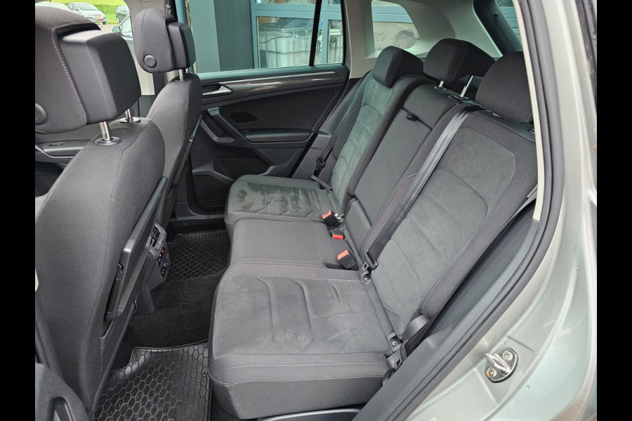 Volkswagen Tiguan 2.0 TSI 4MOTION Highline | Automaat | Pano | LED | Navi | App-connect | Camera | All-seasons | Elek. achterklep |  Park Assist |