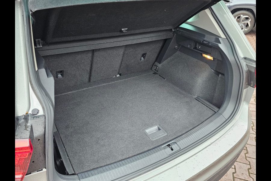 Volkswagen Tiguan 2.0 TSI 4MOTION Highline | Automaat | Pano | LED | Navi | App-connect | Camera | All-seasons | Elek. achterklep |  Park Assist |