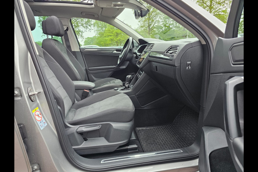 Volkswagen Tiguan 2.0 TSI 4MOTION Highline | Automaat | Pano | LED | Navi | App-connect | Camera | All-seasons | Elek. achterklep |  Park Assist |
