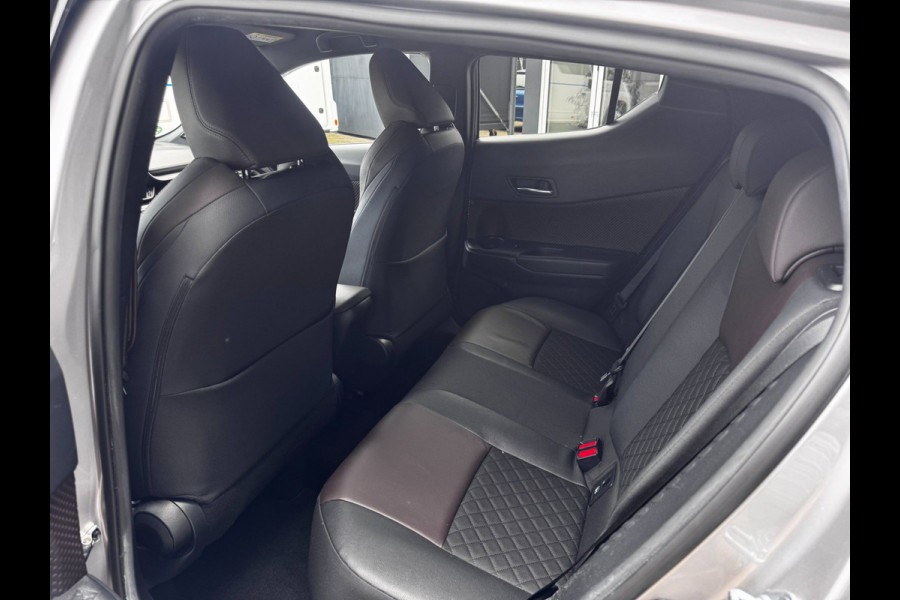 Toyota C-HR 1.2 Executive | Trekhaak | Camera | NL-Auto | Stoelverwarming | JBL | Climate Control |