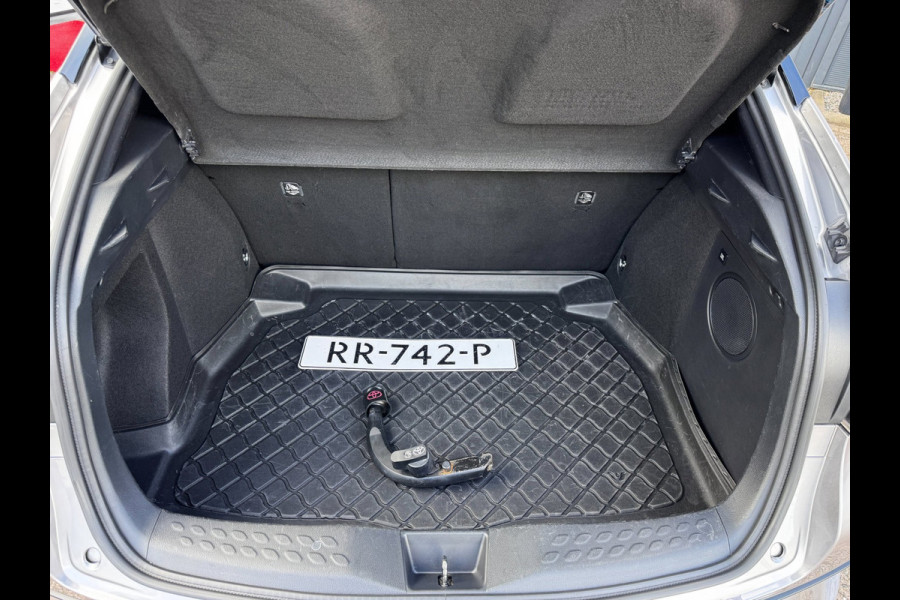 Toyota C-HR 1.2 Executive | Trekhaak | Camera | NL-Auto | Stoelverwarming | JBL | Climate Control |
