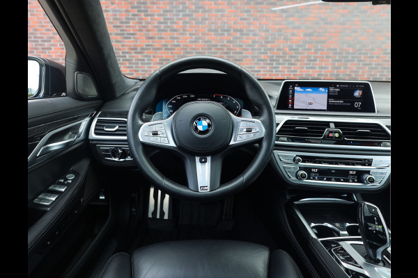 BMW 7 Serie M760Li xDrive | Skylounge - M Driver's Pack - HUD