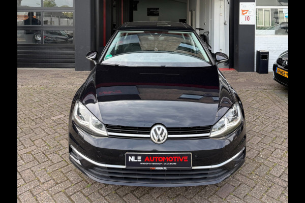 Volkswagen Golf 1.6 TDI Highline Business R Pano/Automaat