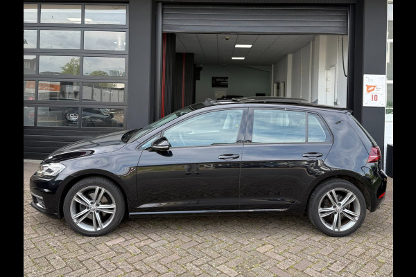 Volkswagen Golf 1.6 TDI Highline Business R Pano/Automaat