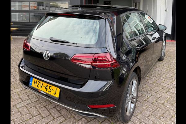 Volkswagen Golf 1.6 TDI Highline Business R Pano/Automaat